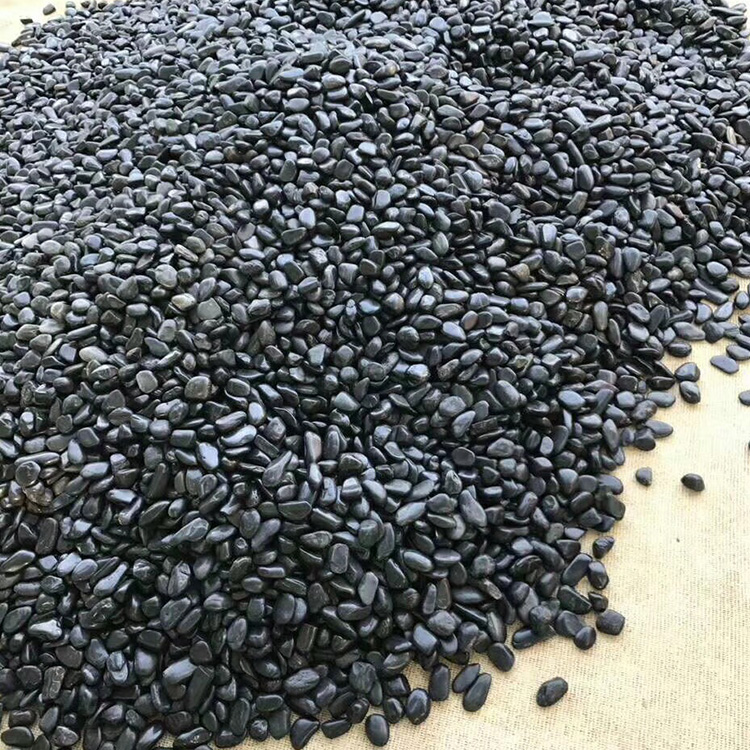 黑曜之韻 鵝卵石在景觀設計中的裝飾藝術